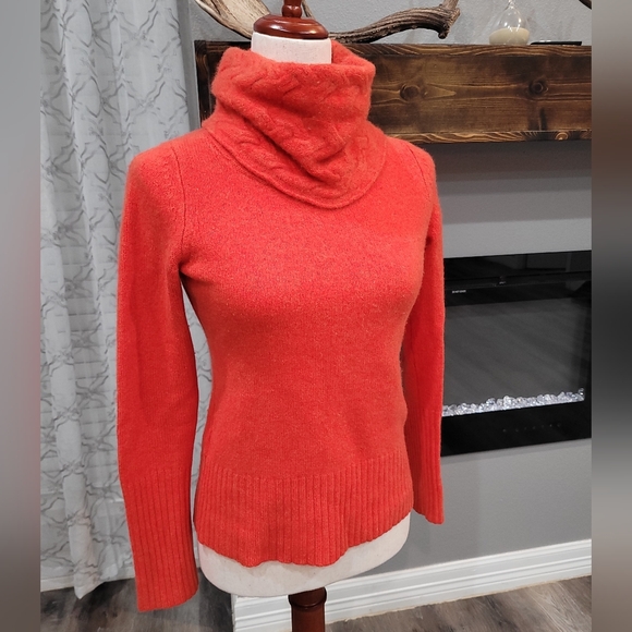 BANANA REPUBLIC Cashmere Sweater size M, 100% Cashmere, Red Color - Picture 4 of 8